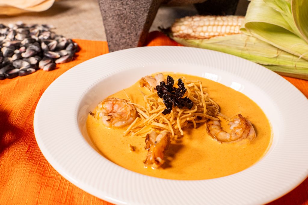 crema de chile ancho con camaroncitos