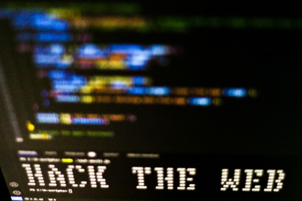 Infraestructura de ciberseguridad y servidores informáticos ante amenazas de espionaje digital