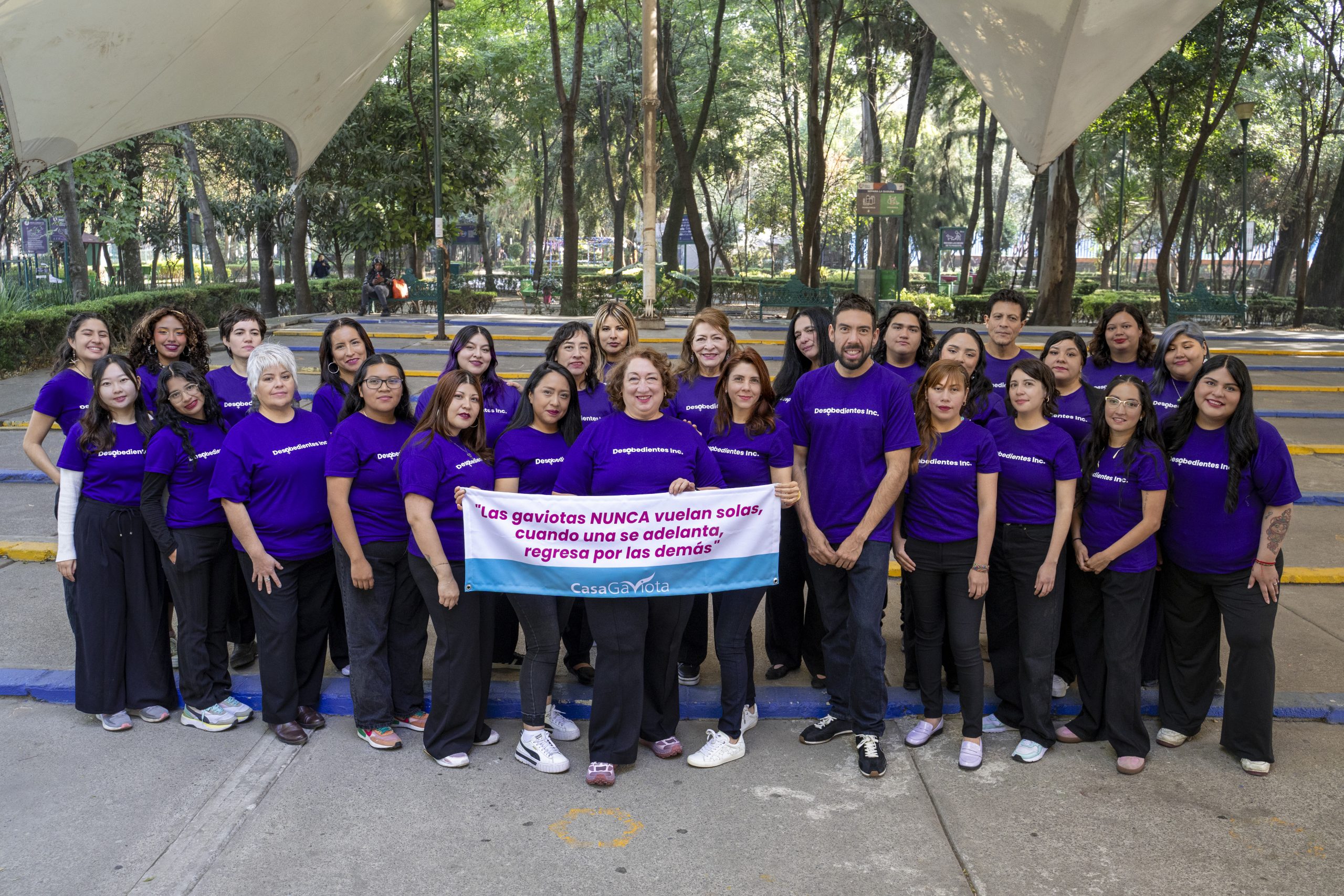 Mujeres reunidas en sesión de orientación y apoyo psicosocial para el ejercicio pleno de sus derechos