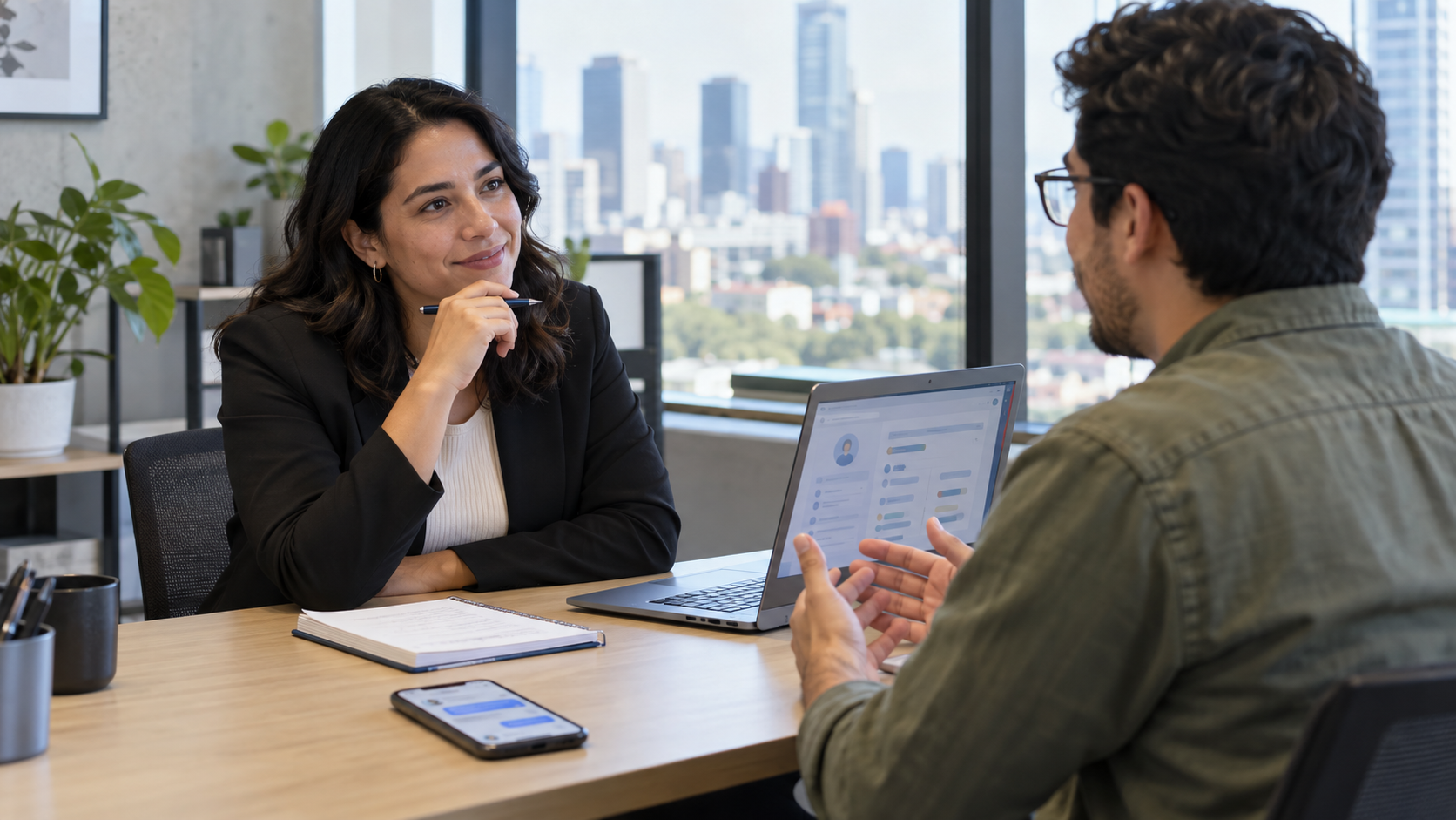 Tres tendencias transforman el reclutamiento laboral en México: IA agéntica, evaluación de potencial y selección móvil Entrevista laboral moderna y evaluación de talento mediante herramientas tecnológicas