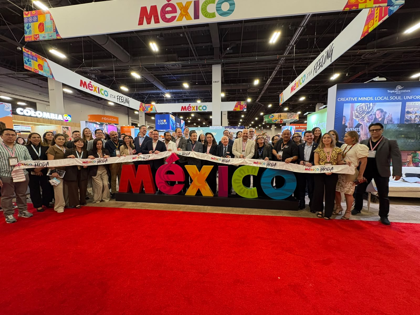 Pabellón turístico de México en feria internacional de negocios de viajes y reuniones