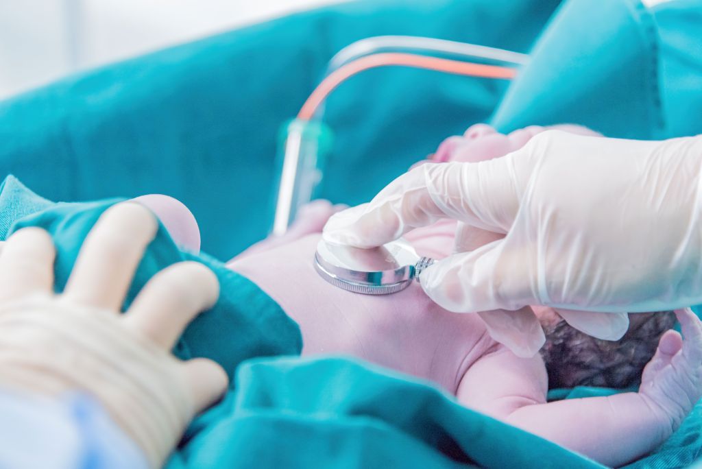 Hasta el 50% de los niños con cardiopatías congénitas en México requiere cateterismo o cirugía en su primer año de vida
