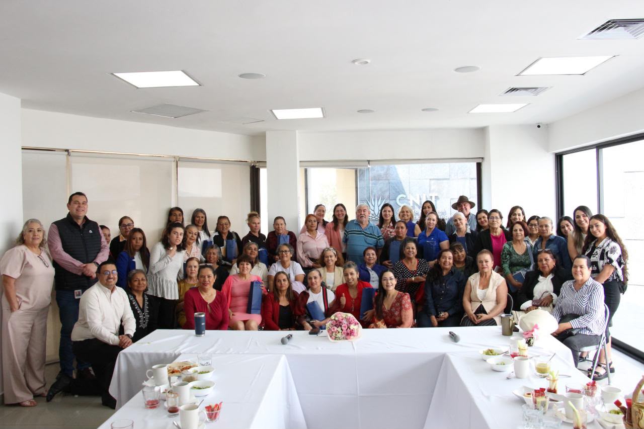 Mujeres agaveras: una participación que la industria tequilera busca fortalecer mujeres agaveras