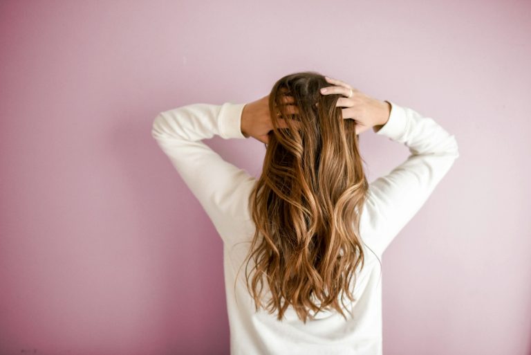 Herramientas cosméticas profesionales y brochas de maquillaje de alta precisión